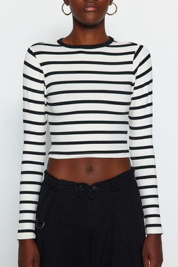 Siyah Cizgili Premium Viskoz Yumusak Kumasl? Fitted Crop Esnek Orme Bluz TWOAW24BZ00048