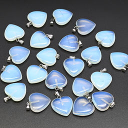 Кулон сердце из лунного камня 20*20мм