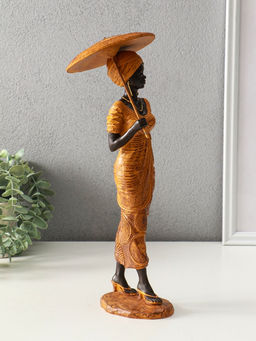 Сувенир полистоун "Африканка в горчичном наряде с зонтом" 11,5х11,5х36,5 см