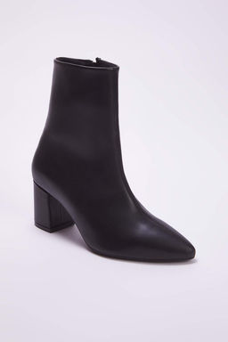 Siyah Sivri Burun Kad?n Blok Topuklu Yar?m Bot
TAKAW26BO00067 - Trendyolmilla фото 5