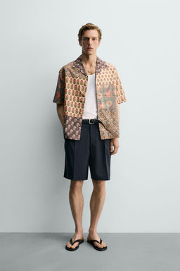 CAMISA RELAXED FIT ESTAMPADO PATCHWORK / Ocre