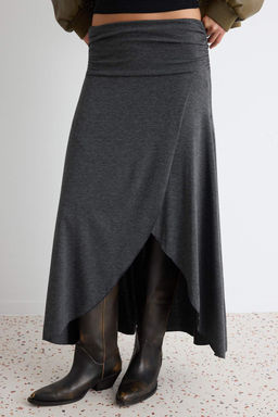 Antrasit Viskon S_prem B_zg_ Drape Detayl_ Kruvaze Etek Ucu Asimetrik Midi _rme Etek TWOAW27ET00018 - Trendyolmilla фото 3