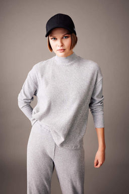 Ребристая футболка с длинными рукавами и круглым вырезом Relax Fit