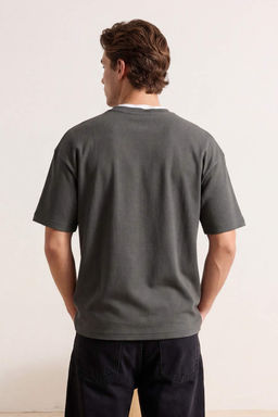 Antrasit Oversize/Genis Kesim Dokulu T-Shirt TMNSS26TS00017 - Trendyolmilla фото 3