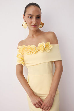 Sar? Carmen Yaka Finike Maxi S?k Abiye Gece Mezuniyet Elbisesi TPRSS25AE00196