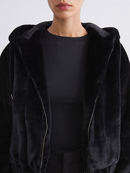 Kap??onlu Kad?n K?rk Ceket