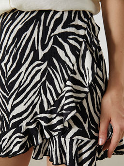 Beli Lastikli Dokulu Kad?n ?ortlu Etek