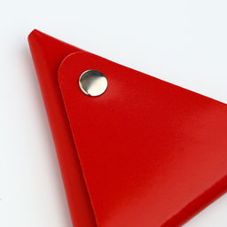 Монетница на кнопке TEXTURA, красная