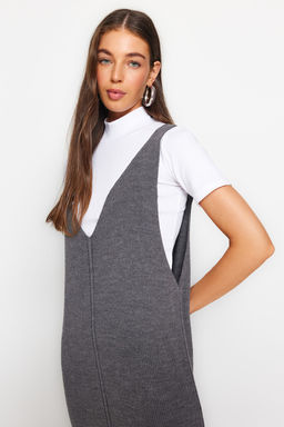 TRENDYOLMILLA Siyah Maxi Triko V Yaka Jile Elbise TWOAW24EL00011 фото 8