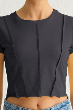 Antrasit Nervurlu Fitted/Vucuda Oturan Crop Orme T-Shirt TWOSS25TS00000