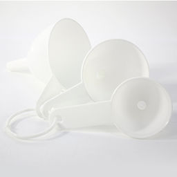 Воронка пластмассовая, с ручкой, с мерной шкалой, набор 3 штуки: д6,5см h6,7см; д8,5см h9,2см; д9,5см h11,2см, цвет - белый (Китай) - Домашняя мода фото 2