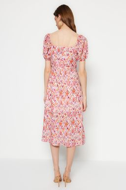 Pembe Desenli A Kesim Kare Yaka Y?rtmacl? Midi Astarl? Sifon Dokuma Elbise TWOSS23EL01846