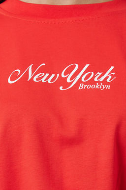 TRENDYOLMILLA K?rm?z? %100 Pamuk Premium Slogan Bask?l? Crop Orme T-Shirt TWOSS24TS00013 фото 4