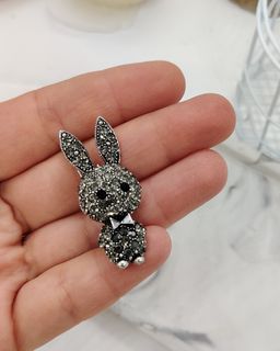 Брошь Зайчик