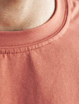 Футболка из премиального хлопка с авторским принтом - Vilatte фото 3