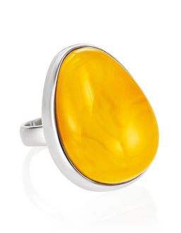 Кольцо Глянец со вставкой из медового янтаря в форме капли