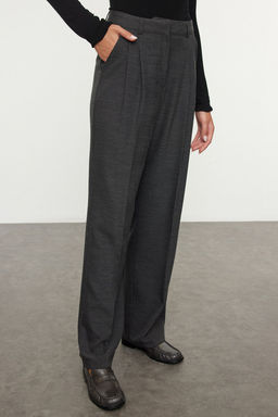 Limited Edition Siyah Straight/Duz Kesim Pilili Kumas Dokuma Pantolon TWOAW23PL00401