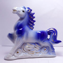 Лошадь символ 2026 года символ силы мощи достижения цели и победы 11см-11см