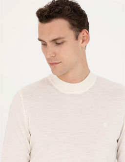 Ekru Regular Fit Bato Yaka Y_n Kar___ml_ Basic Triko Kazak