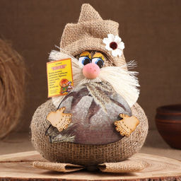 Фигурка-оберег «Домовой. Васек на мешковине, с караваем», 24×18×18 см