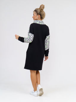 920 Платье "Черный/буквы/зеленый"