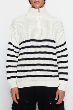 Trendyolmilla Man Lacivert Casual Unisex Regular Fit Fermuarl? Bal?kc? Yaka Tuylenmeyen Triko Kazak TMNAW24KZ00001  фото 4