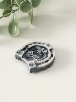 Магнит на холодильник Подкова с головой лошади, 3 см