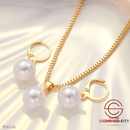 Комплект колье и серьги с жемчужиной