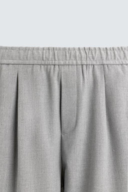 PANTAL?N REGULAR FIT CONFORT / Gris