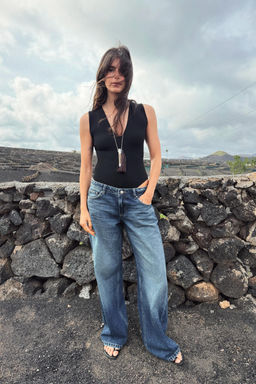 FITTED V-NECK BODYSUIT - Zara фото 4