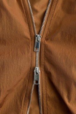 Chaqueta de nailon con capucha - H&m фото 3