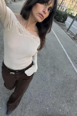 CAMISETA COMBINADA HOMBROS DESCUBIERTOS / Beige claro - Zara фото 2