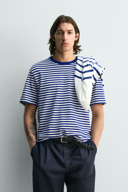 CAMISETA REGULAR FIT JACQUARD RAYAS / Blanco / Marino