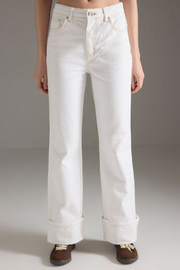 Beyaz Yuksek Bel Paca K?v?rmal? Dikis Detayl? Wide Leg Jeans TWOSS25JE00282 - Trendyolmilla фото 3