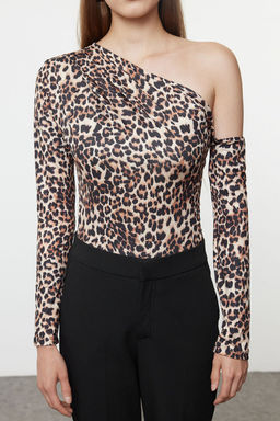 TRENDYOLMILLA Siyah Asimetrik Yaka Uzun Kollu Esnek Alttan C?tc?tl? Orme Body TWOAW22BD0080 фото 44