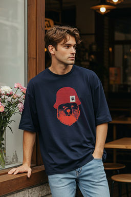 TRENDYOL MAN Ekru Oversize/Genis Kesim Aplike Sapka Detayl? %100 Pamuklu K?sa KolT-Shirt TMNSS25TS00016