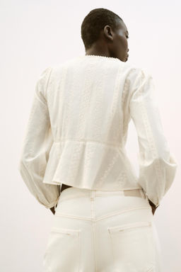 BLUSA ROM?NTICA BORDADOS / Crudo - Zara фото 5