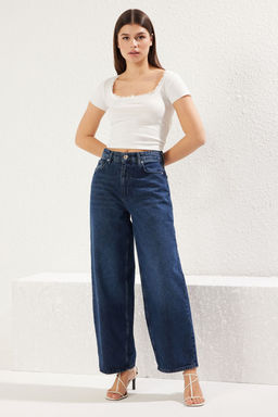 Trendyolmilla Ekru Dantel Detayl? Fitted/Vucuda Oturan Kare Yaka Crop Orme Bluz TWOSS25BZ00005 фото 9