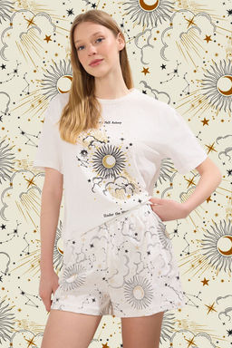 Trendyolmilla Ekru %100 Pamuklu Galaksi Desenli Sortlu Orme Pijama Tak?m? THMSS25PT00337