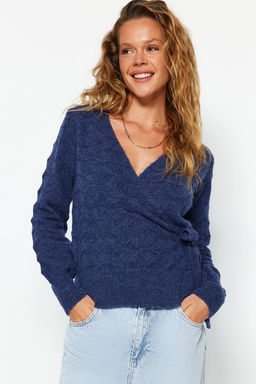 Indigo Yumusak Dokulu Kruvaze Yaka Triko Kazak TWOAW24KZ00837 - Trendyolmilla фото 3