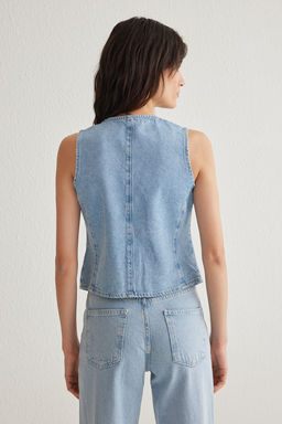 TRENDYOLMILLA Ac?k Mavi Cicek Nak?sl? V Yaka Denim Yelek TWOSS25YE00003  фото 5