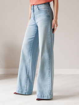 Джинсы трубы прямые с декоративной стиркой из эластичного денима