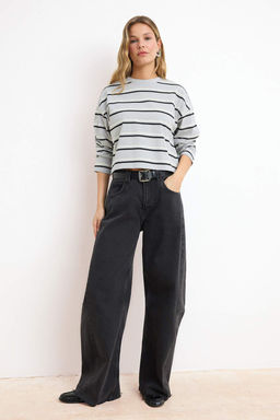 Wardrobe Essentials-Gri Cizgili Relaxed/Rahat Kal?p Dusuk Kol %100 Pamuk Orme T-Shirt TWOSS26TS00019