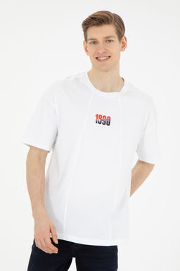 Мужская белая футболка Неожиданная скидка в корзине