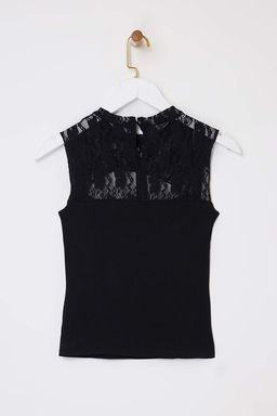 Siyah Fitted/Vucuda Oturan Dik Yaka Kolsuz Dantel Detayl? Esnek Orme Bluz TWOSS26BZ00036