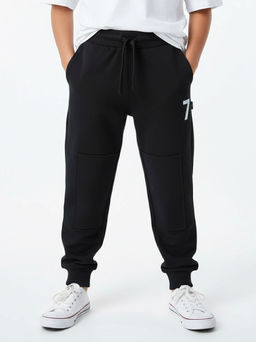 Брюки для мальчика с заплатками 22-0272 черный