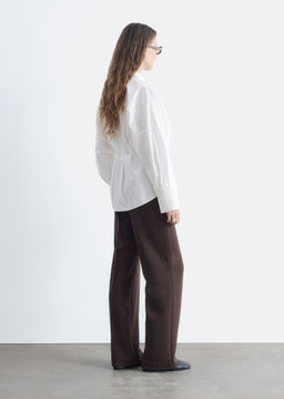 Pantalones sastre con pliegues marcados