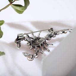 Брошь «Скорпион», цвет розово-фиолетовый в черненом серебре