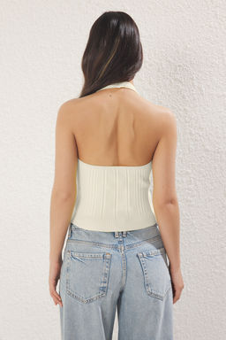 Ekru Boyundan Ask?l? Ince Bluz TWOSS25BZ00327