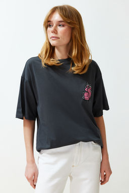 Antrasit On ve Arka Bask?l? Oversize/Genis Kal?p Bisiklet Yaka Orme T-Shirt TWOSS24TS00119